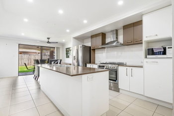 Image 3 for 98 Mount Kaputar Ave, Fitzgibbon  QLD  4018