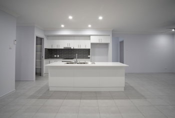 Image 4 for 181 Dublin Ave, Spring Mountain  QLD  4300