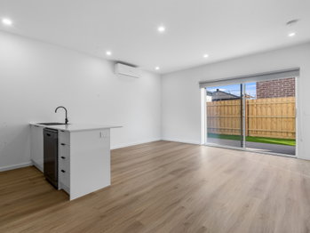 Image 4 for 17 Warren St, Thornhill Park  VIC  3335