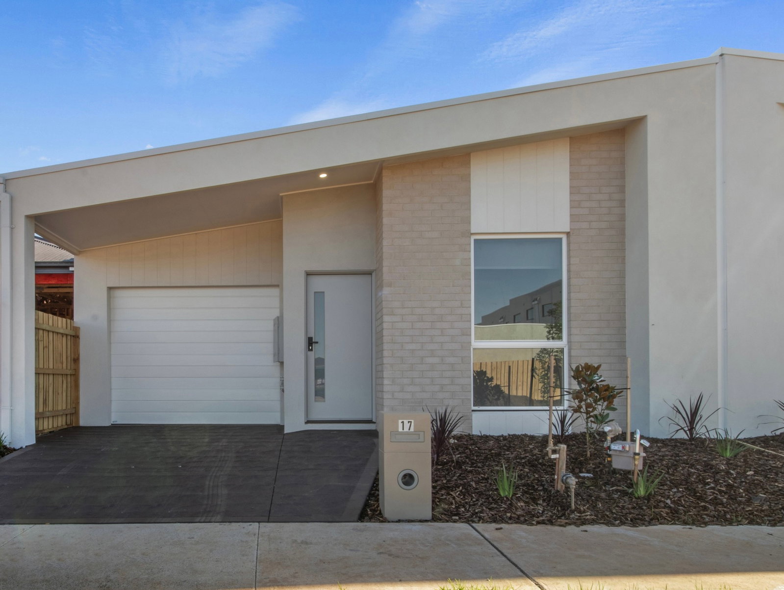 Main listing image for 17 Warren St, Thornhill Park  VIC  3335