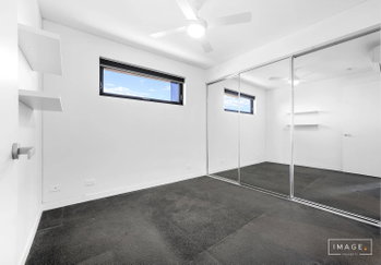 Image 3 for 301/133 Clarence Rd, Indooroopilly  QLD  4068